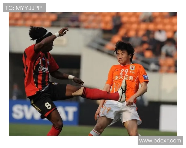 中超赛场邦本宜裕头球破门助力球队逆转胜利精彩瞬间回顾