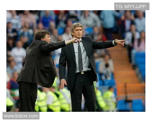 巴萨新帅卡马乔发飙怒批裁判!不满VAR判罚狂怼主裁员 巴萨新帅卡马乔发飙怒批裁判!不满VAR判罚狂怼主裁员