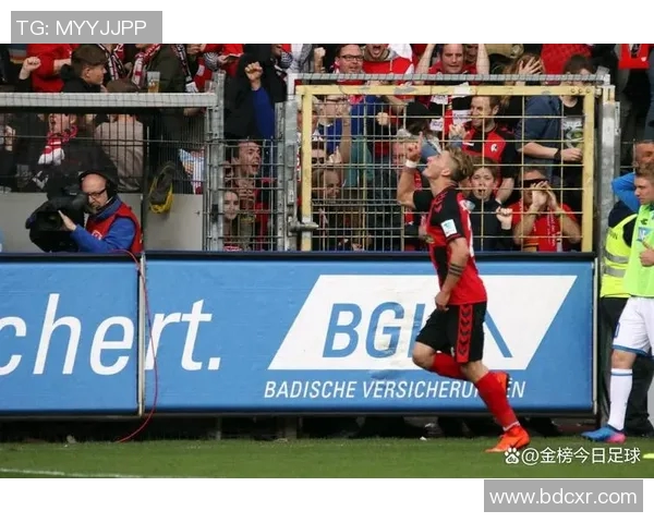 柏林联合遭遇德甲主场惨败,球迷心情沉重 柏林联合遭遇德甲主场惨败,球迷心情沉重