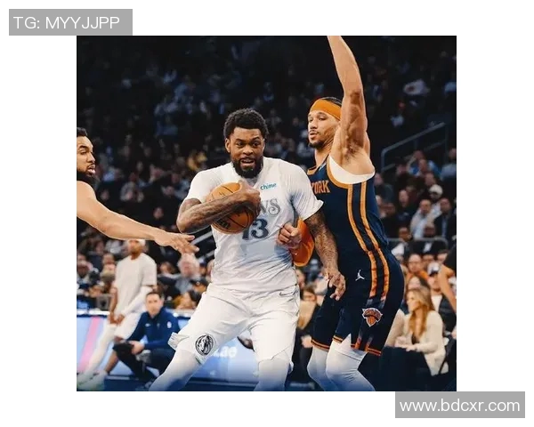 独行侠轻取尼克斯，唐西奇全场贡献33分，王者风范尽显无遗