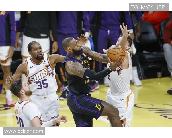 太阳队逆转国王队晋级西部半决赛，激动人心的篮球之夜