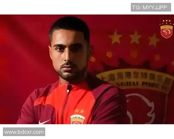 某队主帅因队员伤病频发或考虑引进新援，球队战术走向或将调整