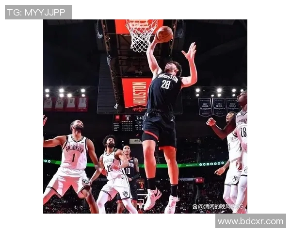 火箭全明星球员在比赛中受伤，球队背负连败压力，未来赛季命运悬而未决